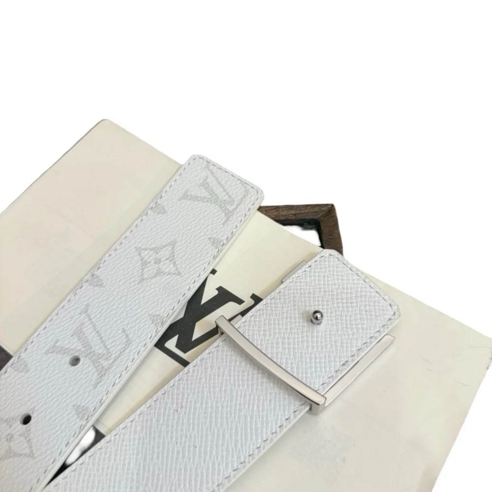 LV Initiales 40mm Reversible Belt - Picture 5 of 6